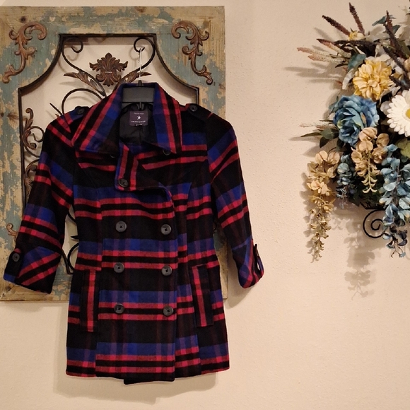 Forever Twentyone Jackets & Blazers - 🔥🔥CLEARANCE🔥🔥 Forever 21 Chic Double-Breasted Plaid Pea Coat. Size Small